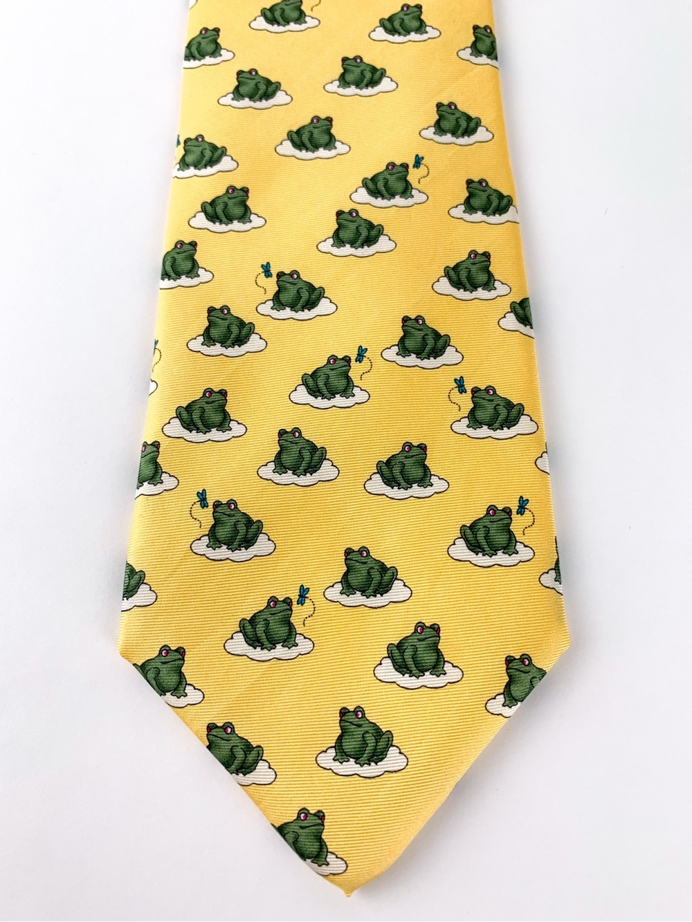 Vintage Alynn frog tie butter yellow silk necktie with green bull frogs pattern